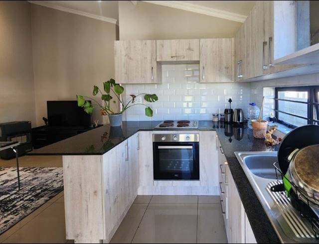 2 BEDROOM TOWNHOUSE FOR SALE IN PARSONSVLEI